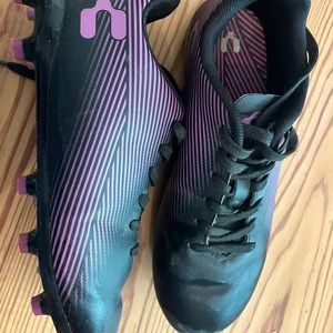 Size 3Y Soccer Cleats